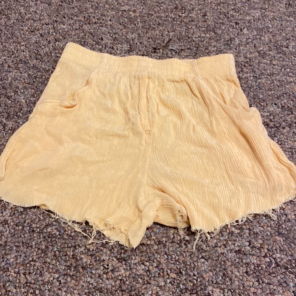 Yellow flow shorts